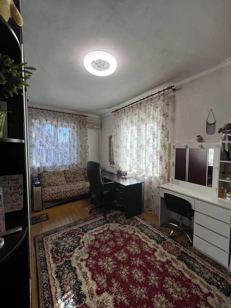 Продаж будинку у місті Сквира!