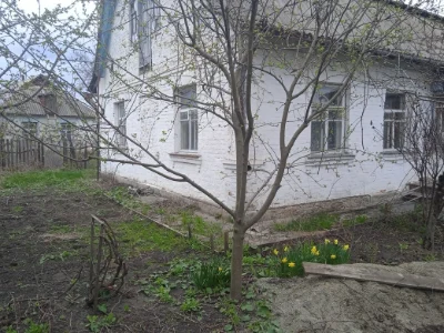 продам  будинок  в  місті.