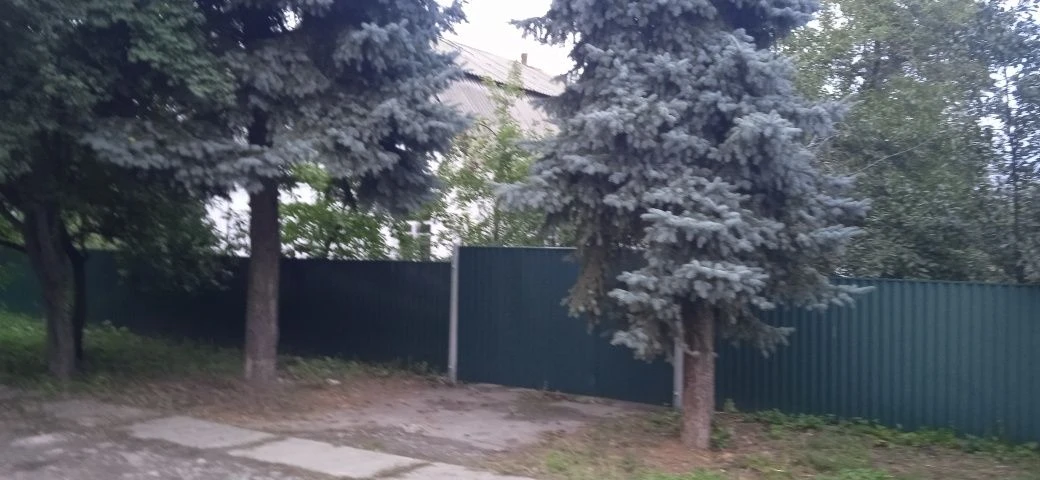 продам  будинок  в  місті.
