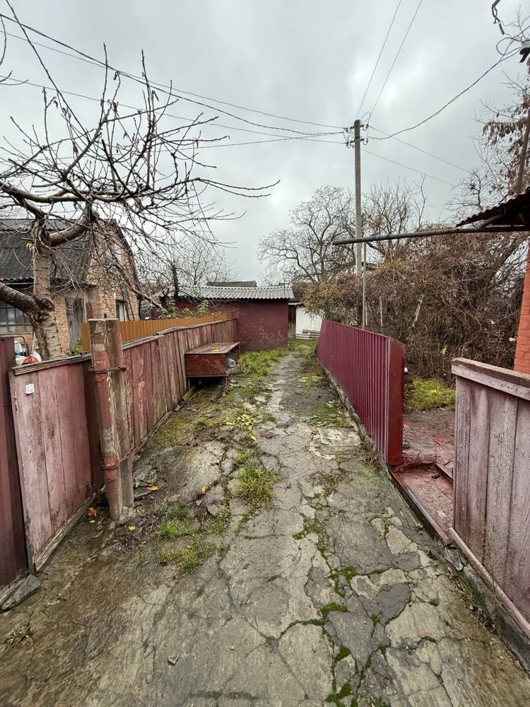 Фасадна частина будинку Центр