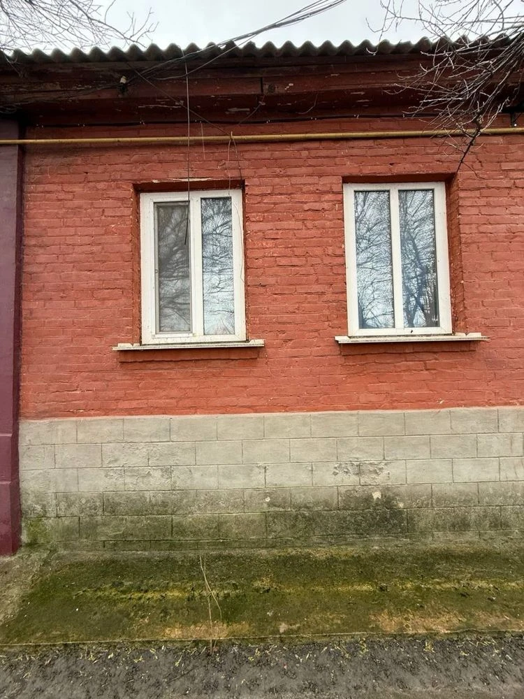 Фасадна частина будинку Центр