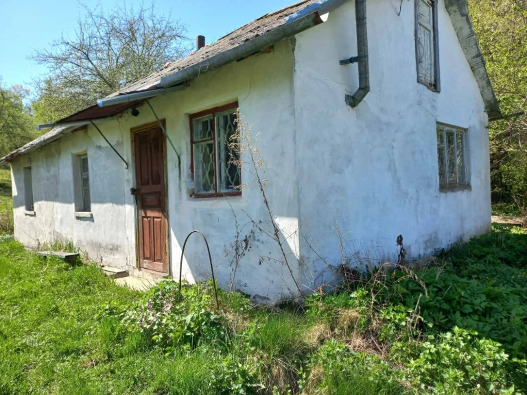 Продам будинок м.Тараща недорого під дачу окраїна  міста  бі