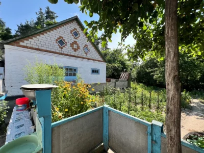 Продаж будинку з виходом до лісу