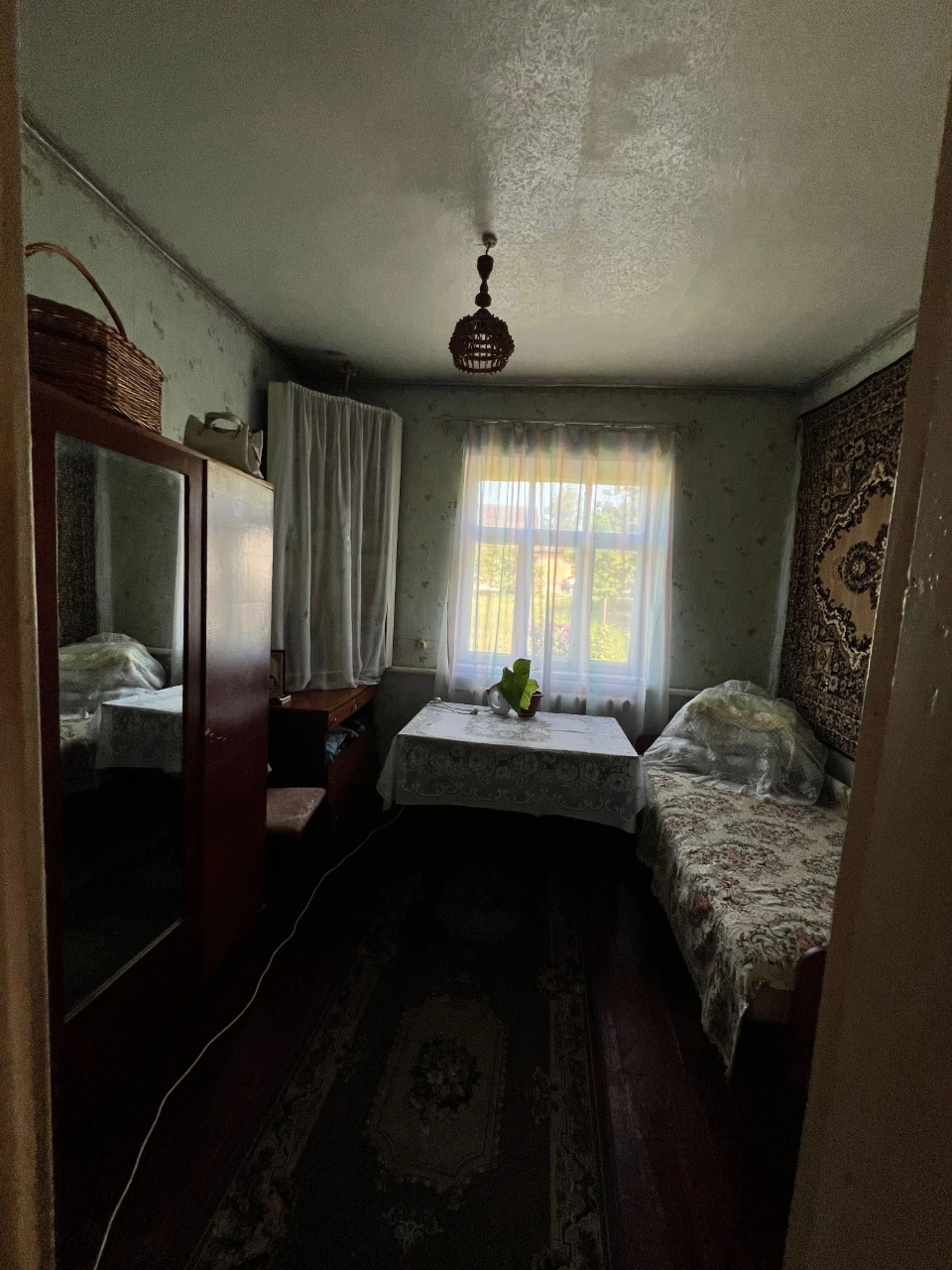 Продаж будинку з виходом до лісу