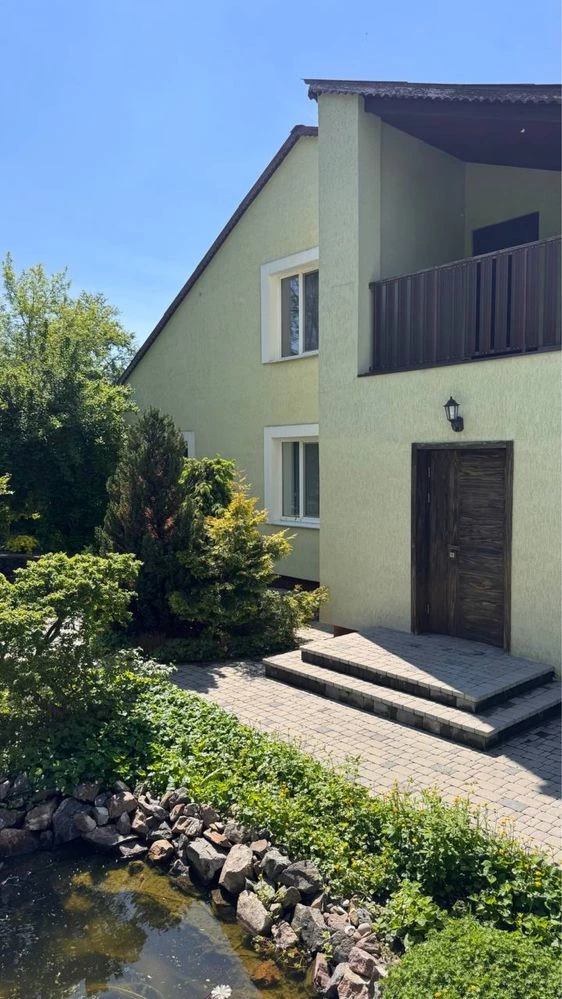 Продам просторий будинок у м.Тетієві, 286 м2 , 15 соток