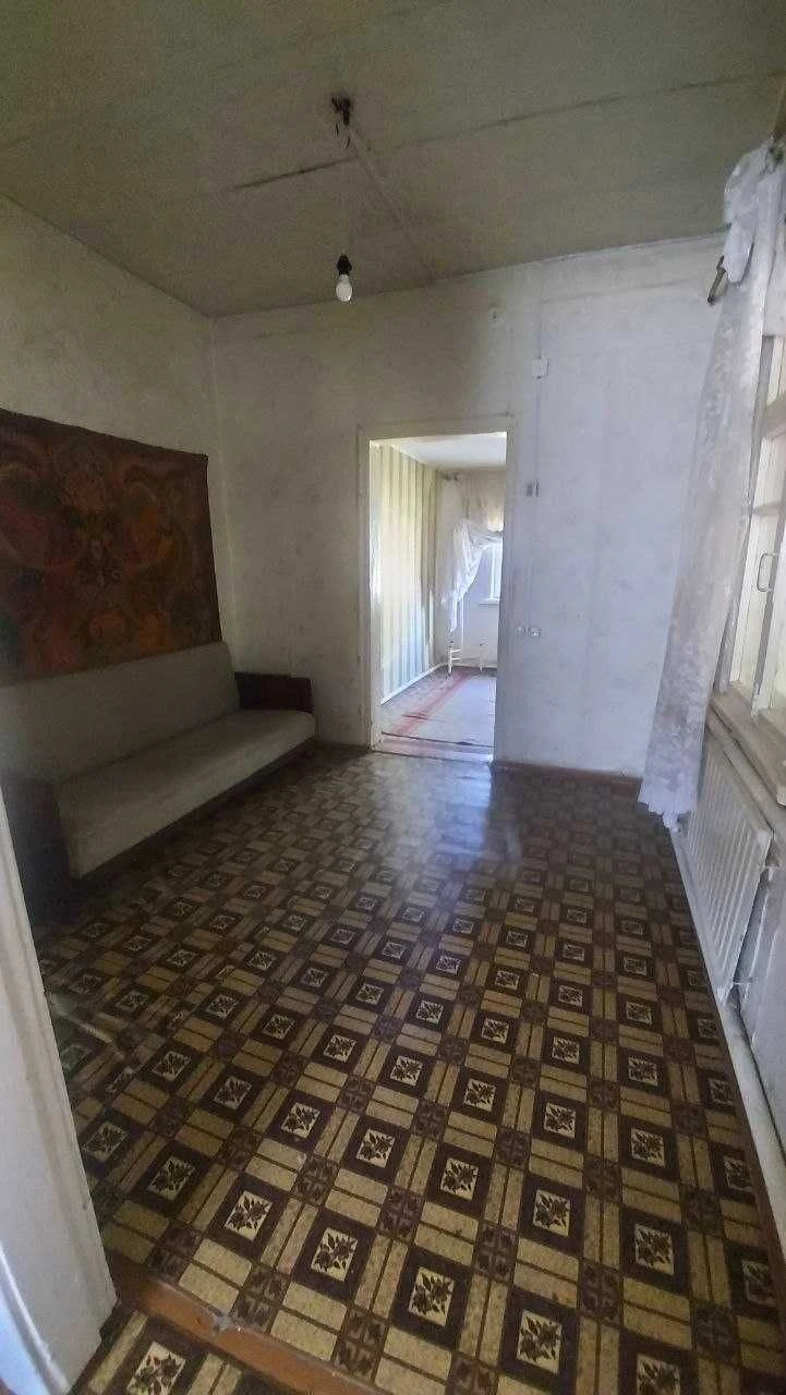 Продам частину будинку з гарним розташуванням в центрі міста