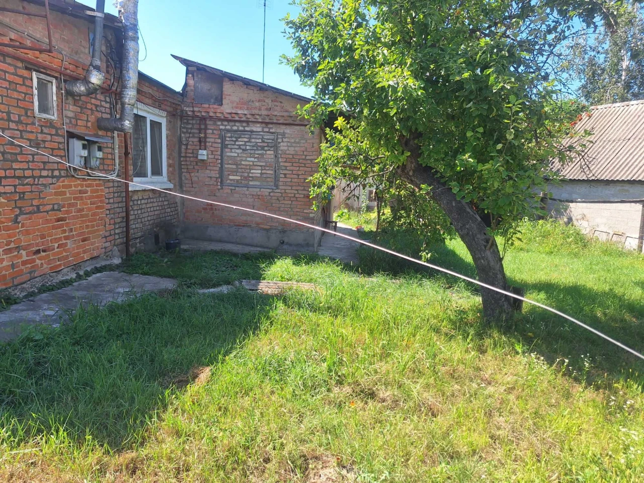 Продам частину будинку з гарним розташуванням в центрі міста