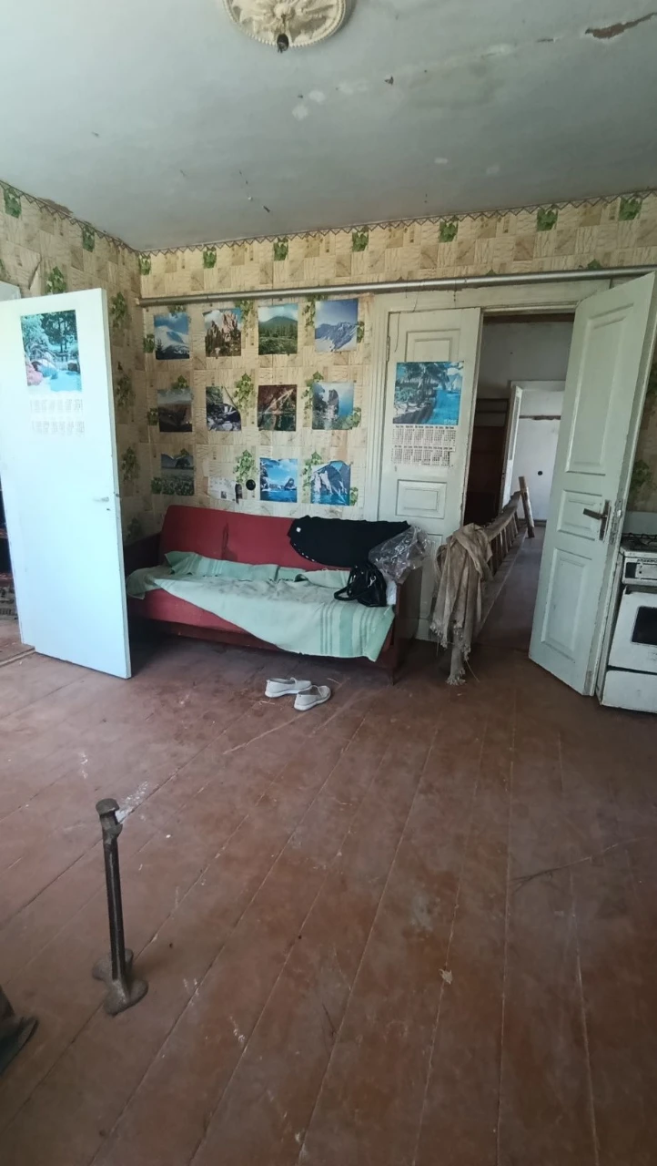 Продається половина будинку