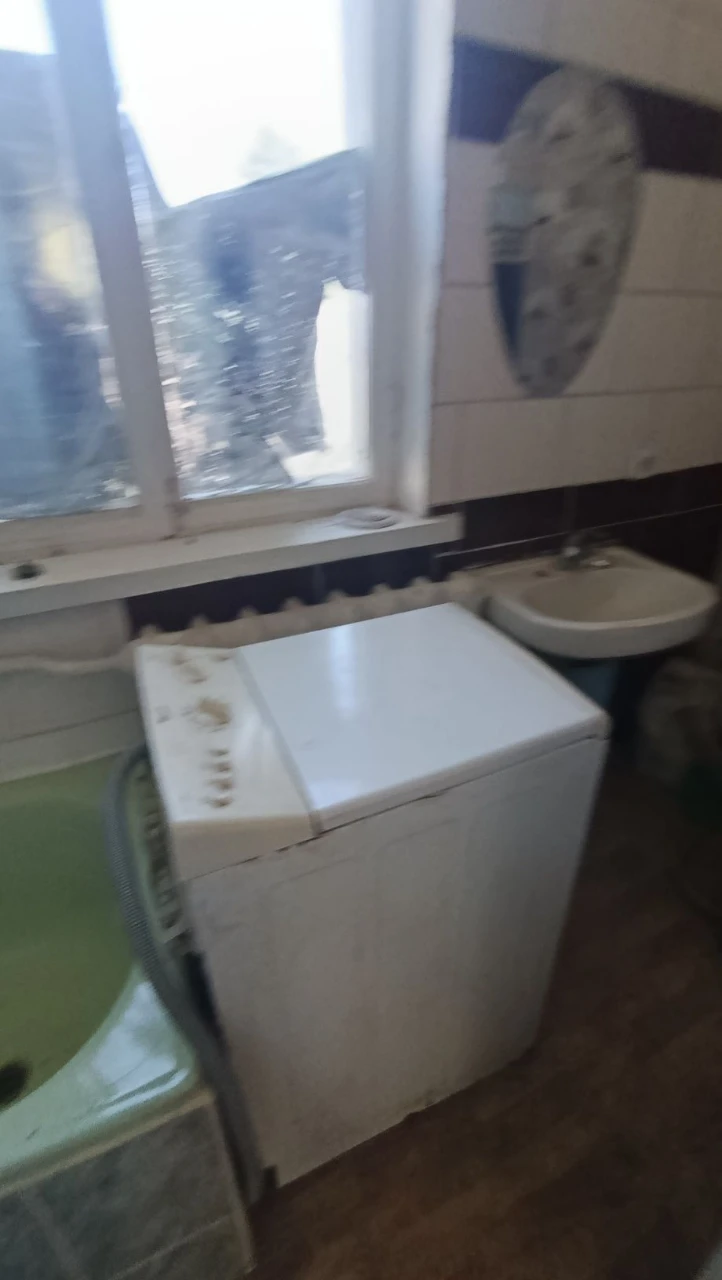 Продається половина будинку