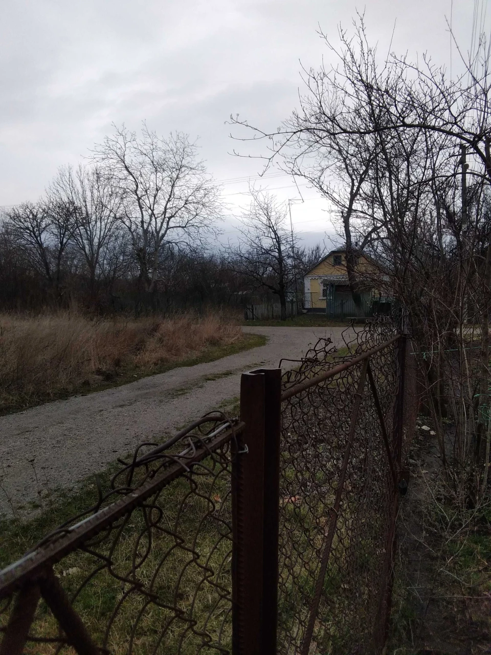 Будинок старенький, але доглянутий, 75 км від Київа (Фастівс