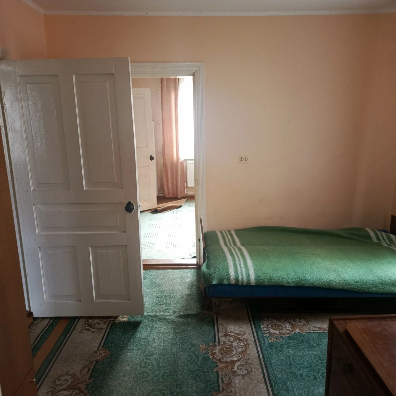 Продається будинок в центрі міста