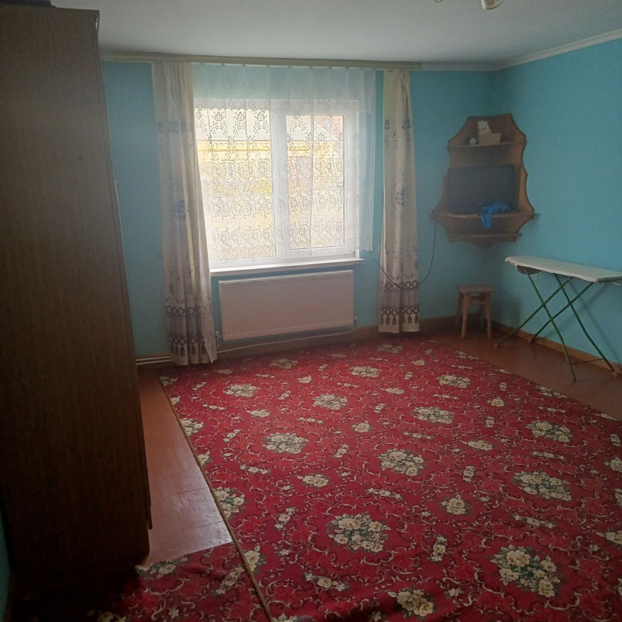 Продається будинок в центрі міста