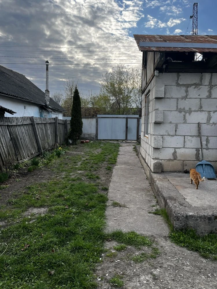 Продаж частини будинка після пожежі!