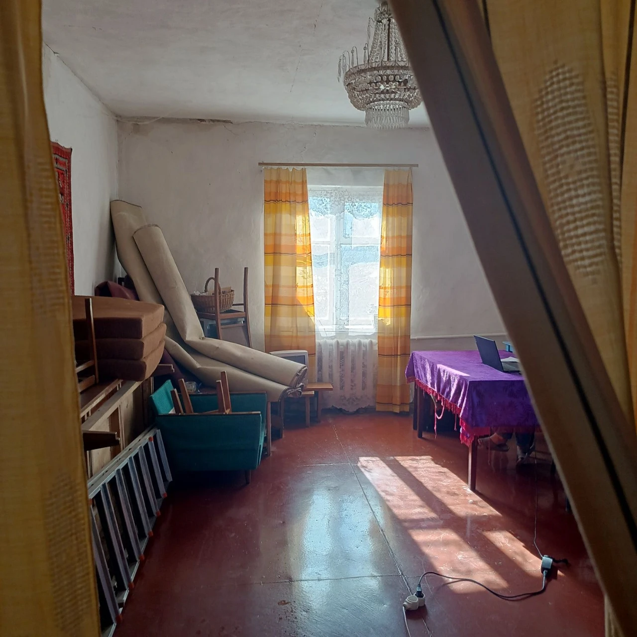 Продається великий будинок