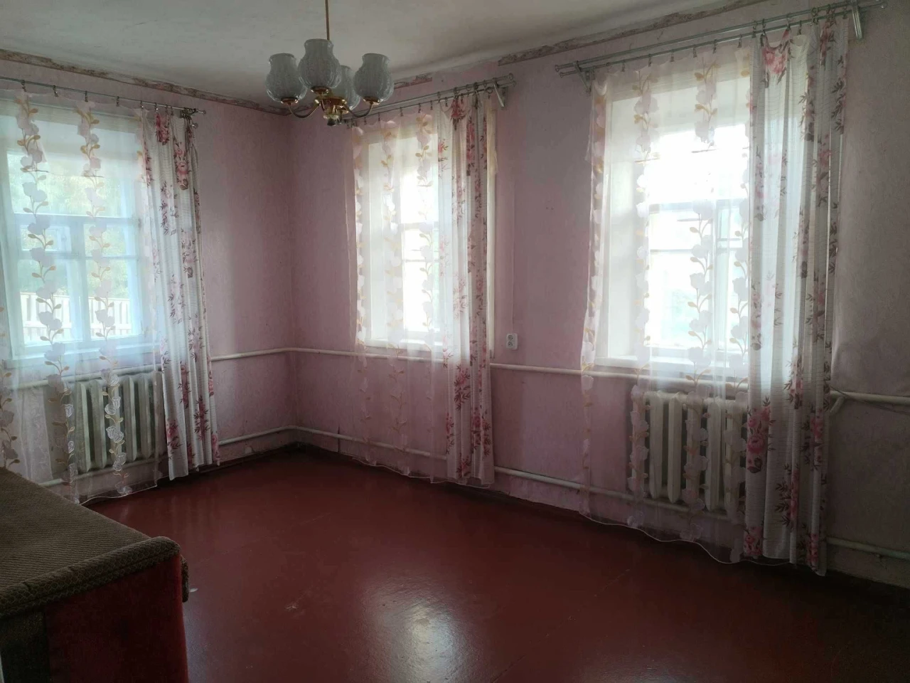 Продам будинок в місті Фастів.