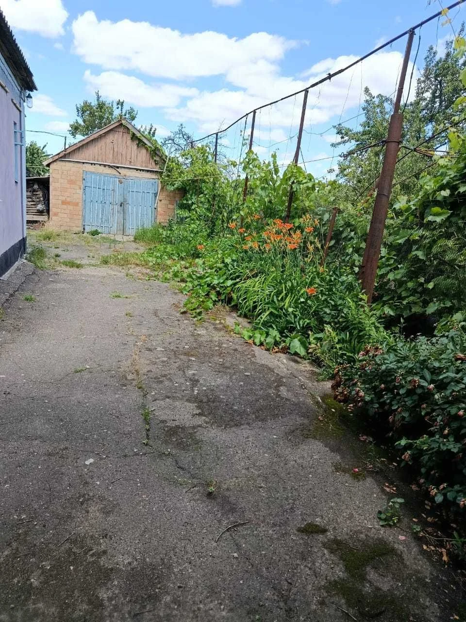 Приватний будинок в центрі м. Бобринець.