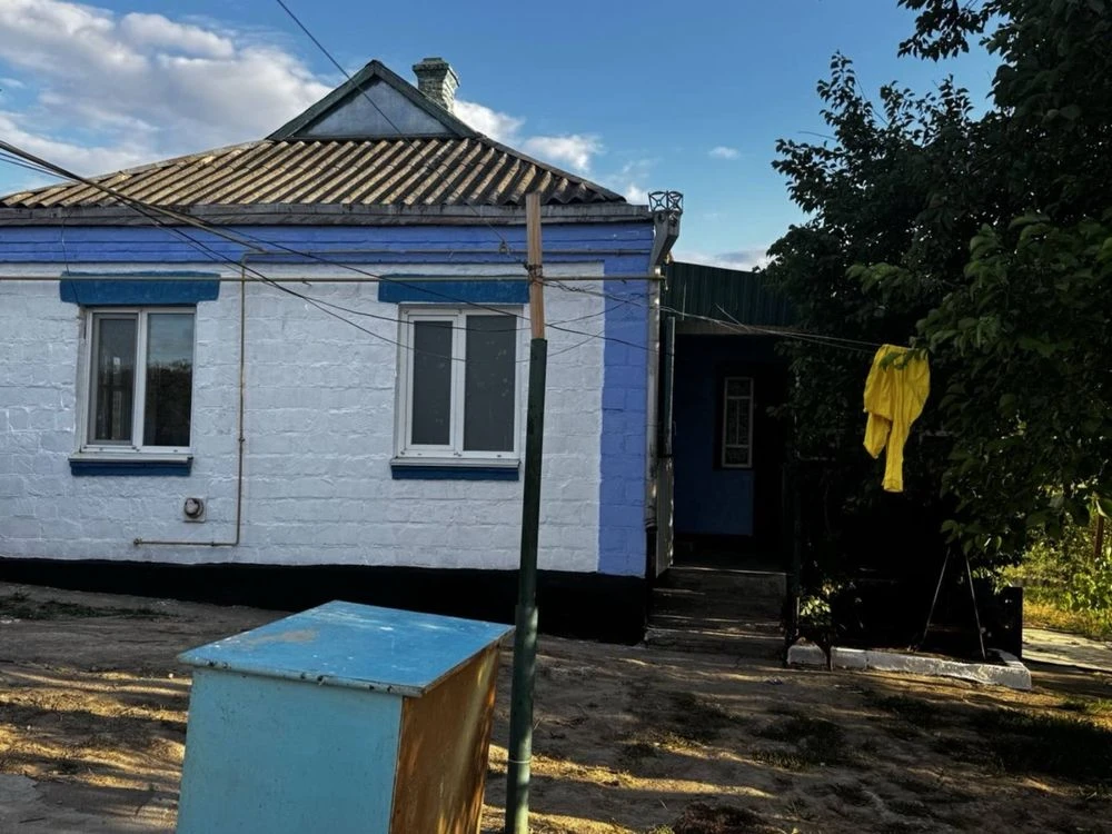 Продам особистий будинок на проживання 4 прожиточні,два кори