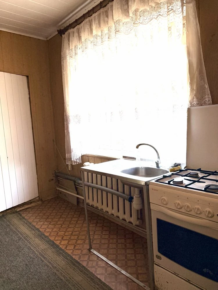 Продаж будинку на дві половини!