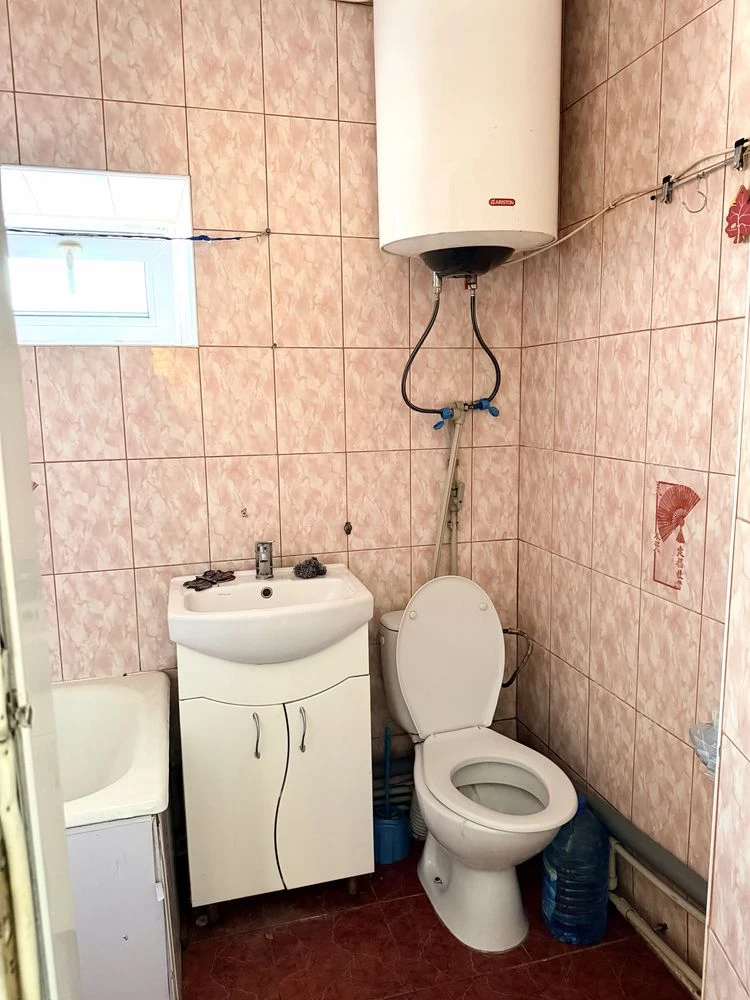 Продаж будинку на дві половини!