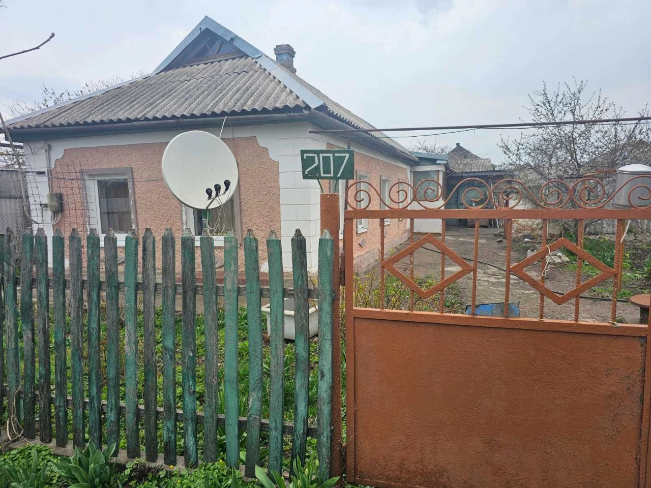 Продається будинок біля самого центру міста, м. Долинська, в
