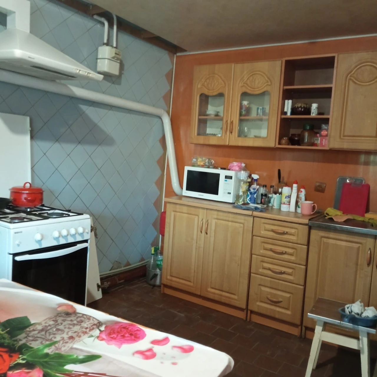 Продам будинок зі стабільним електропостачанням,  зокрема в