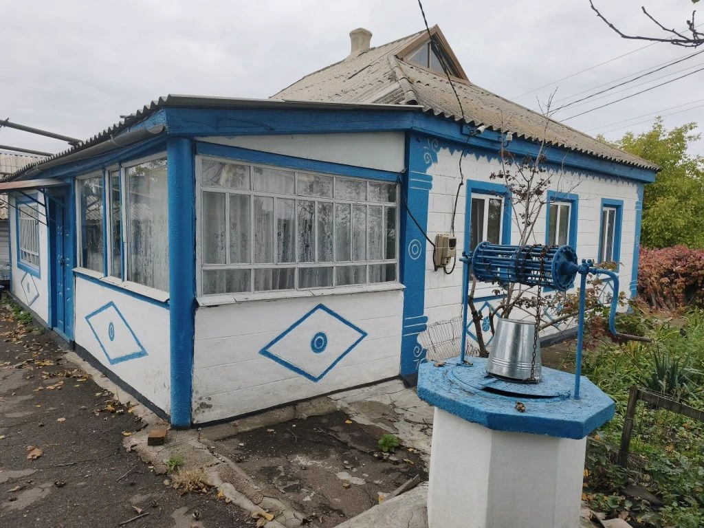 Продам будинок. Неподалік від центру.