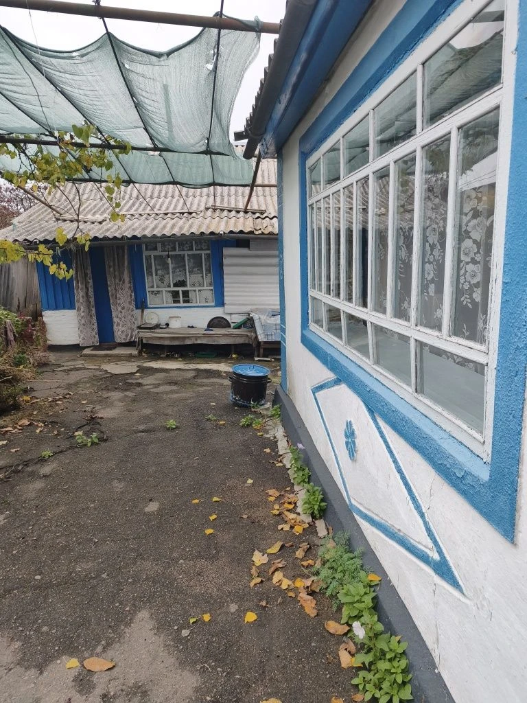 Продам будинок. Неподалік від центру.