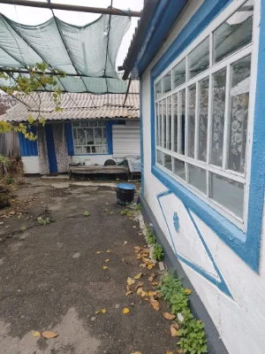 Продам будинок. Неподалік від центру.