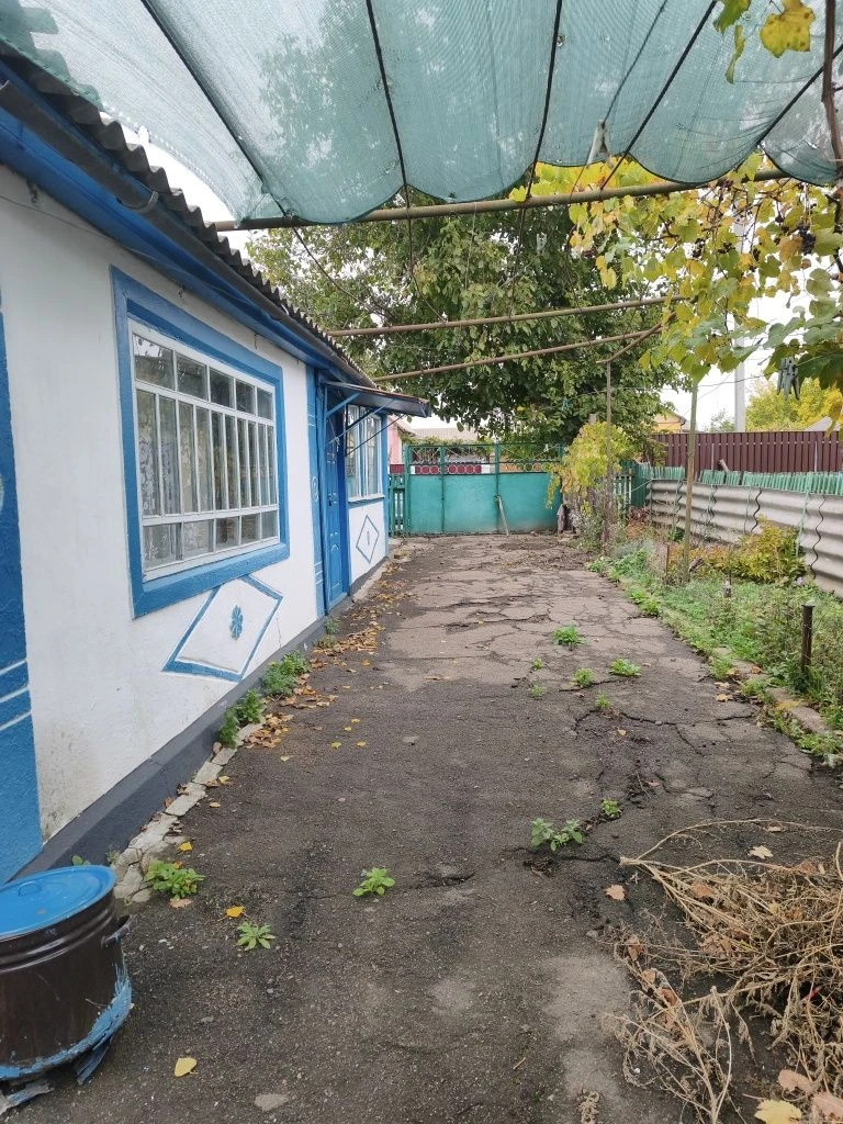 Продам будинок. Неподалік від центру.