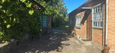 Продам затишний будинок з частиною меблів