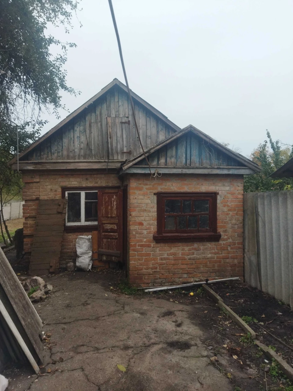 Продаю будинок 1/2 частину  в районі Кірова