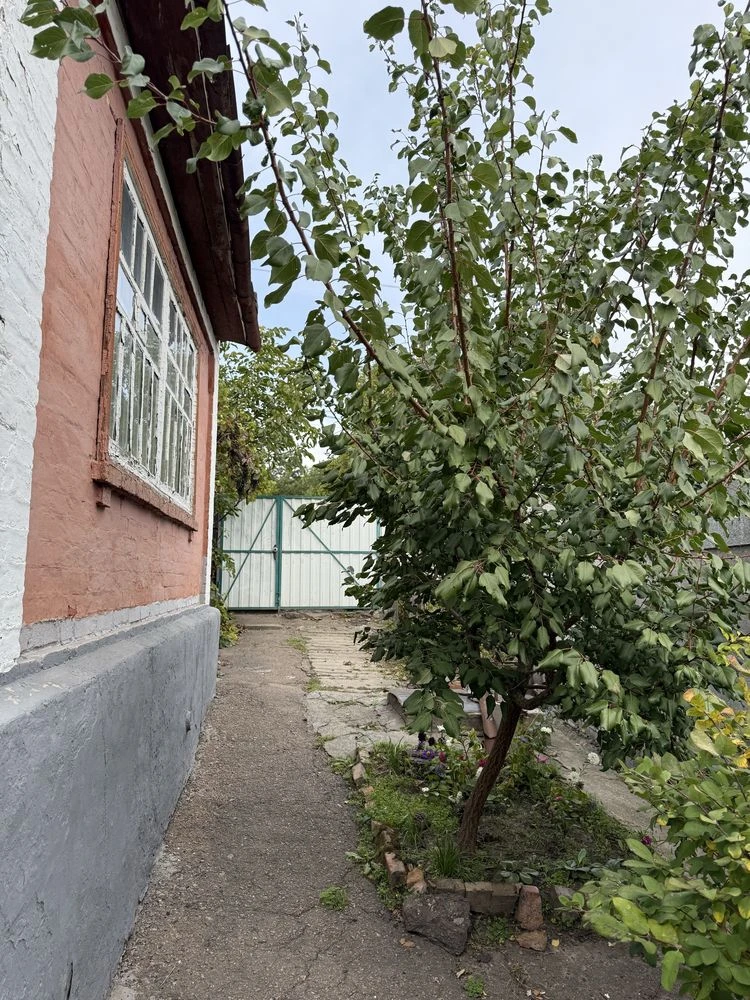 Продам частину будинку по вул. Знамʼянська (р-н 6 школи)