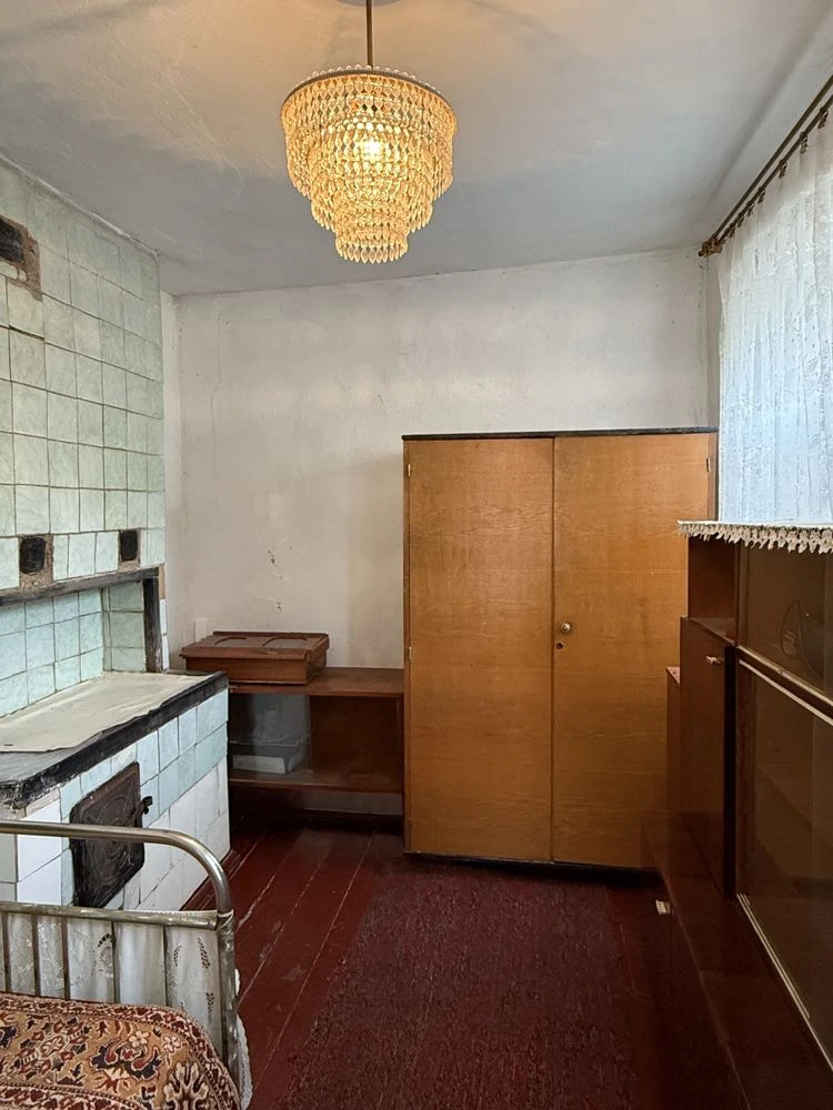 Продам частину будинку по вул. Знамʼянська (р-н 6 школи)