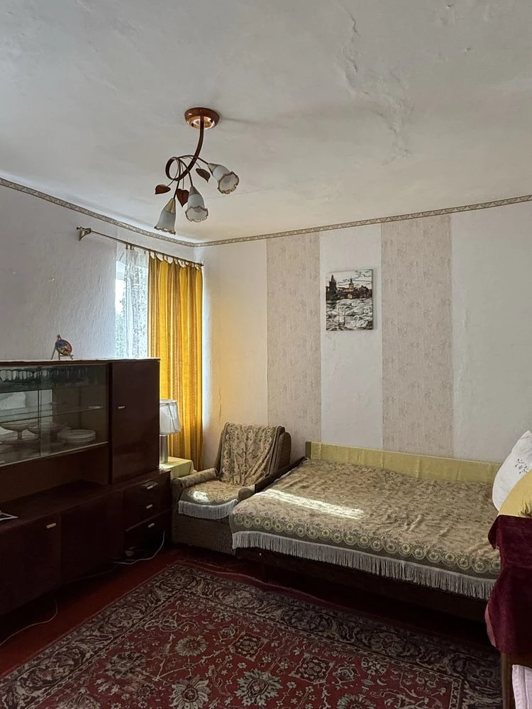 Продам частину будинку по вул. Знамʼянська (р-н 6 школи)