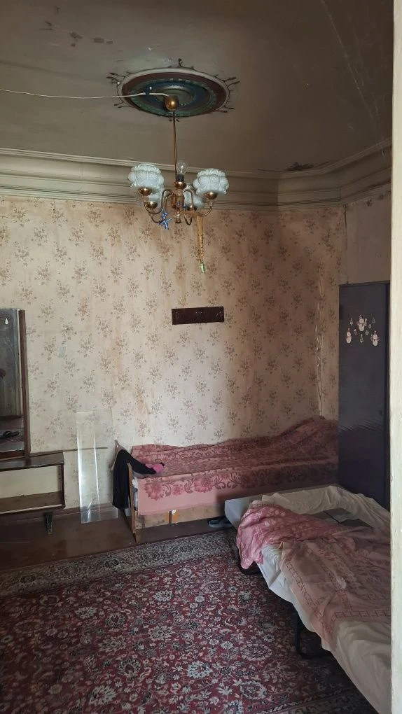 Продам будинок в центрі міста загальною площею 135м