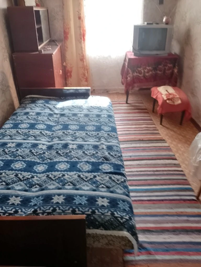 Продам пів будинку