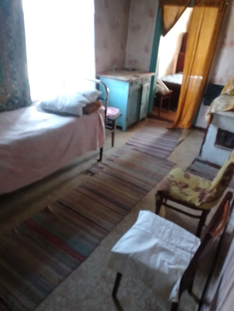 Продам пів будинку