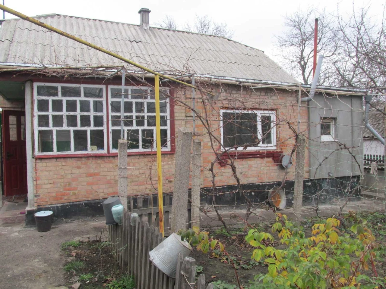 Продам газифікований будинок по вулиці Театральній (р-н Пере