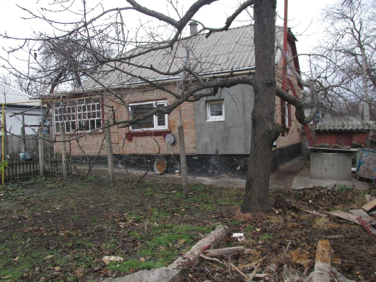 Продам газифікований будинок по вулиці Театральній (р-н Пере
