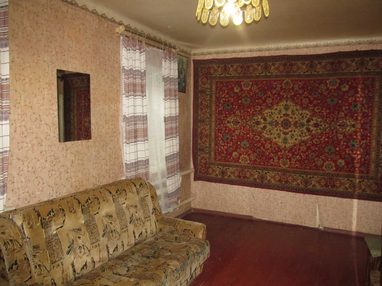 Продам газифікований будинок по вулиці Театральній (р-н Пере