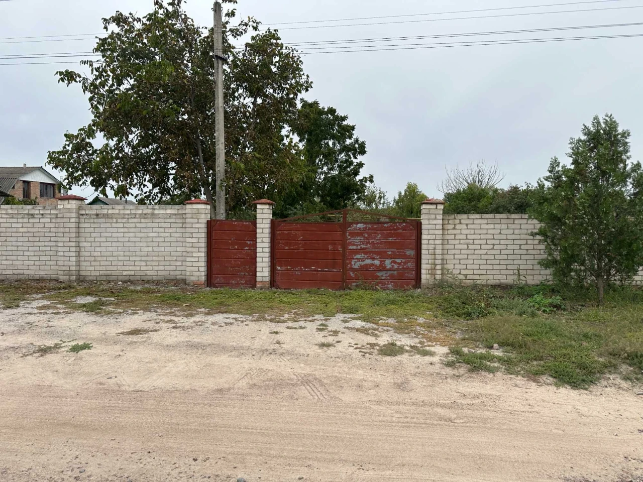 Незавершене будівництво житлового будинку