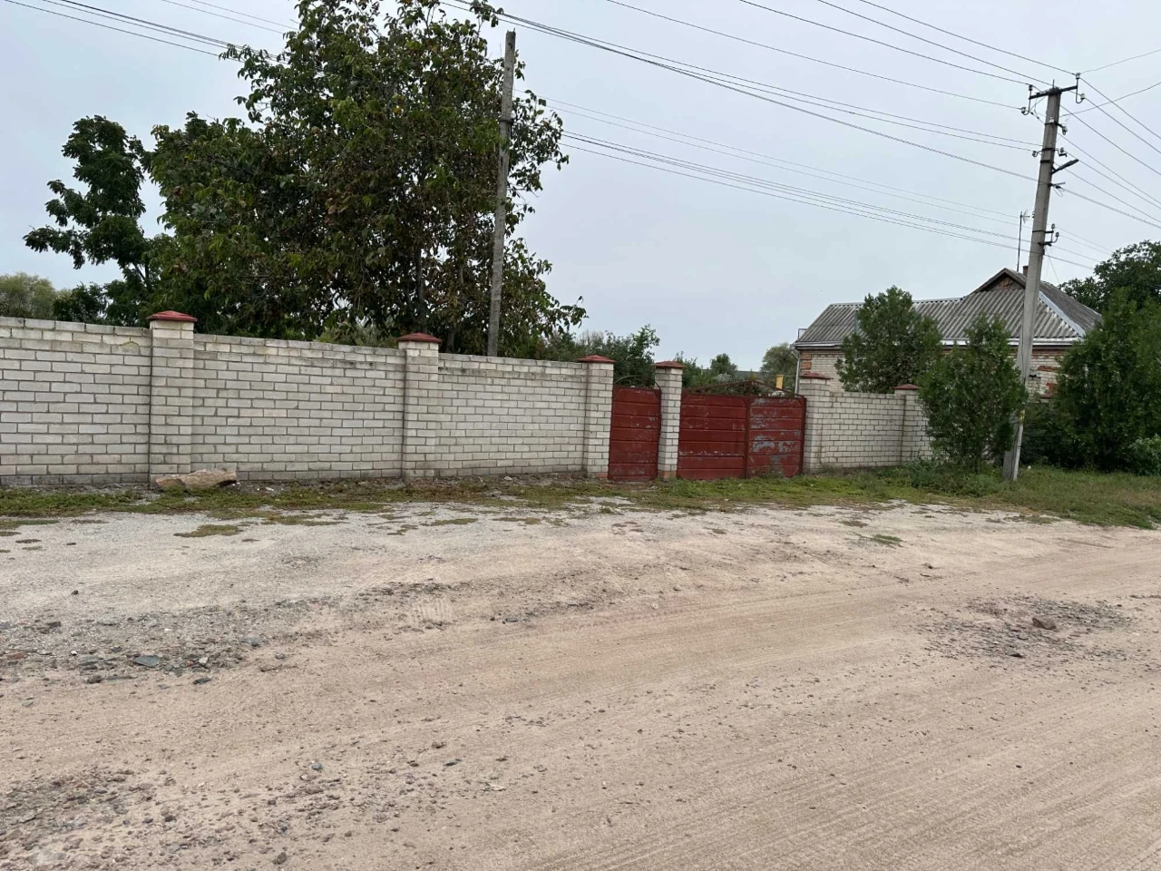 Незавершене будівництво житлового будинку