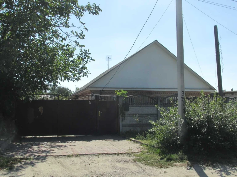 Продам будинок по вул. Східній ( р-н Дитячої лікарні - Центр