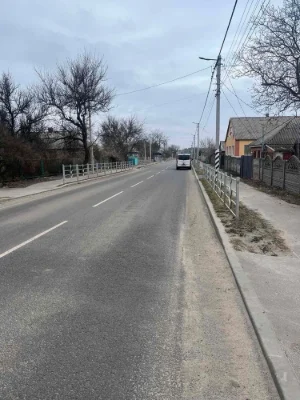 Дім на 14 районі ( с великою  територією  та огородом   )