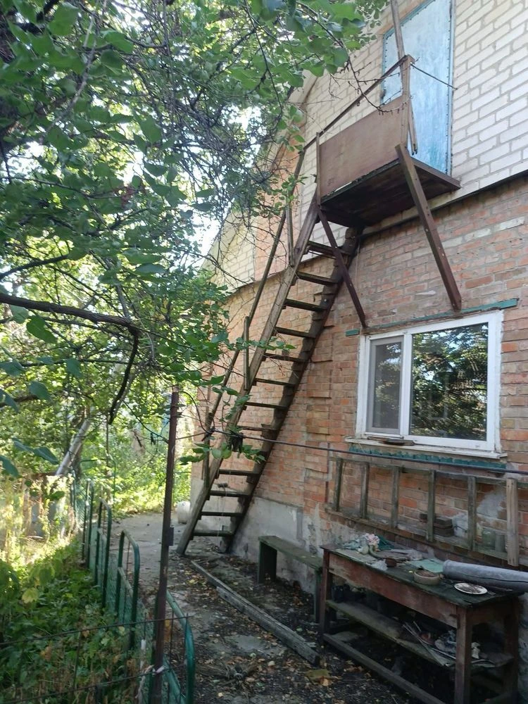 Продам цегляний будинок з газовим опаленням (14 р-н)