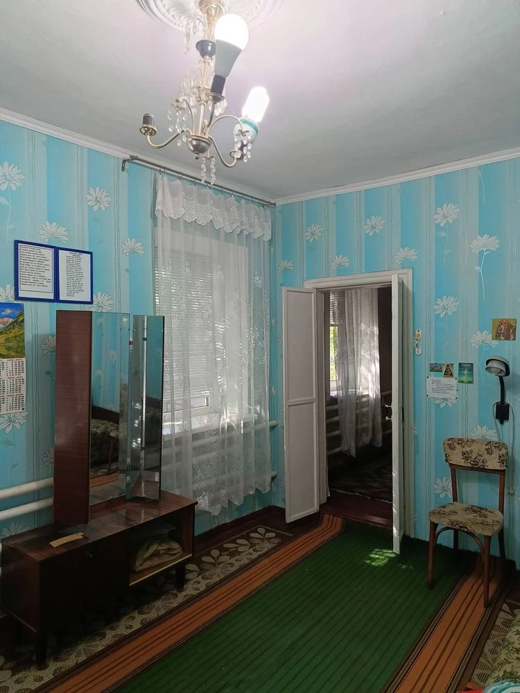 Продам цегляний будинок з газовим опаленням (14 р-н)