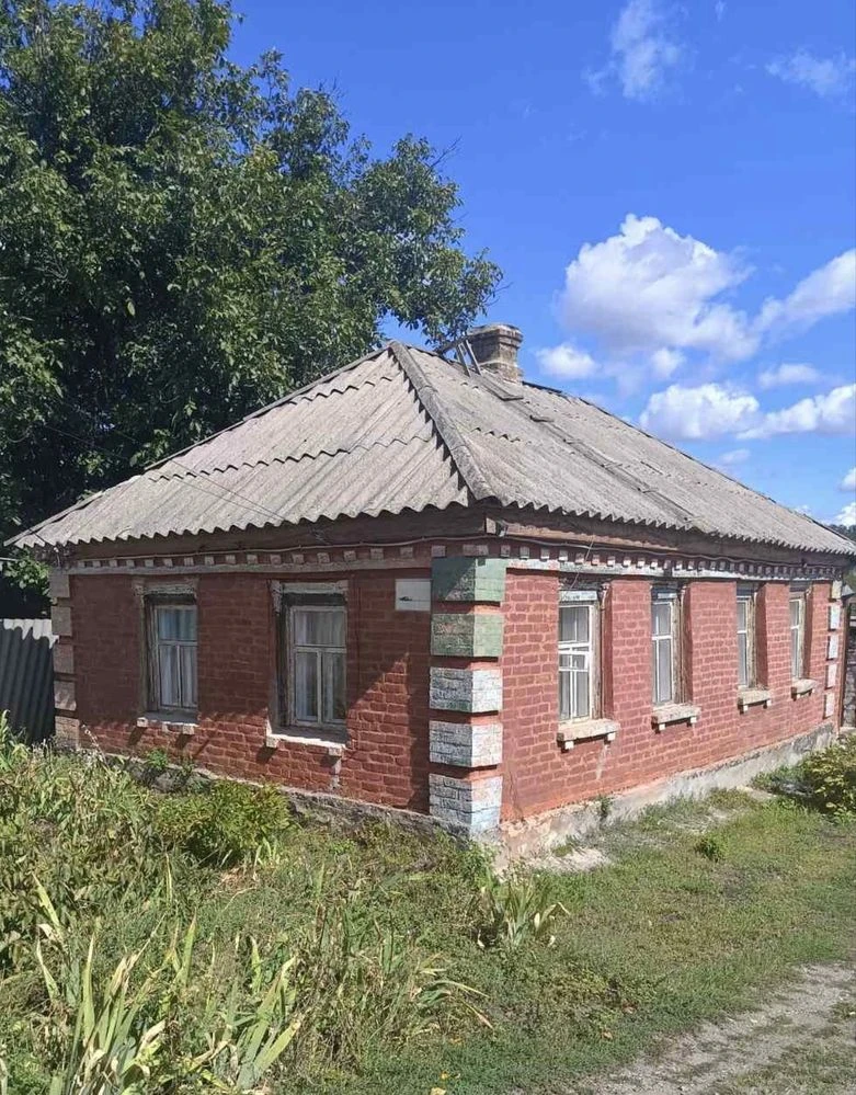 Продам 2 кімнатний будинок з великою земельною ділянкою (р-н