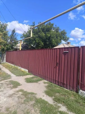 Продам 2 кімнатний будинок з великою земельною ділянкою (р-н
