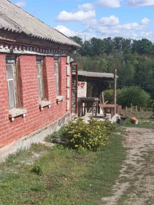 Продам 2 кімнатний будинок з великою земельною ділянкою (р-н