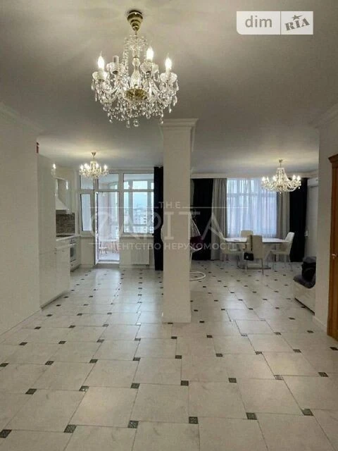 Sale of 3-room apartment 135 sq. m on Akhmatova Anna St. 22 • ID